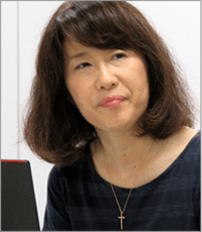 「イニシャルコストと月額費用が最終的な決め手となった」と語る、サントリー食品インターナショナルのスタッフ